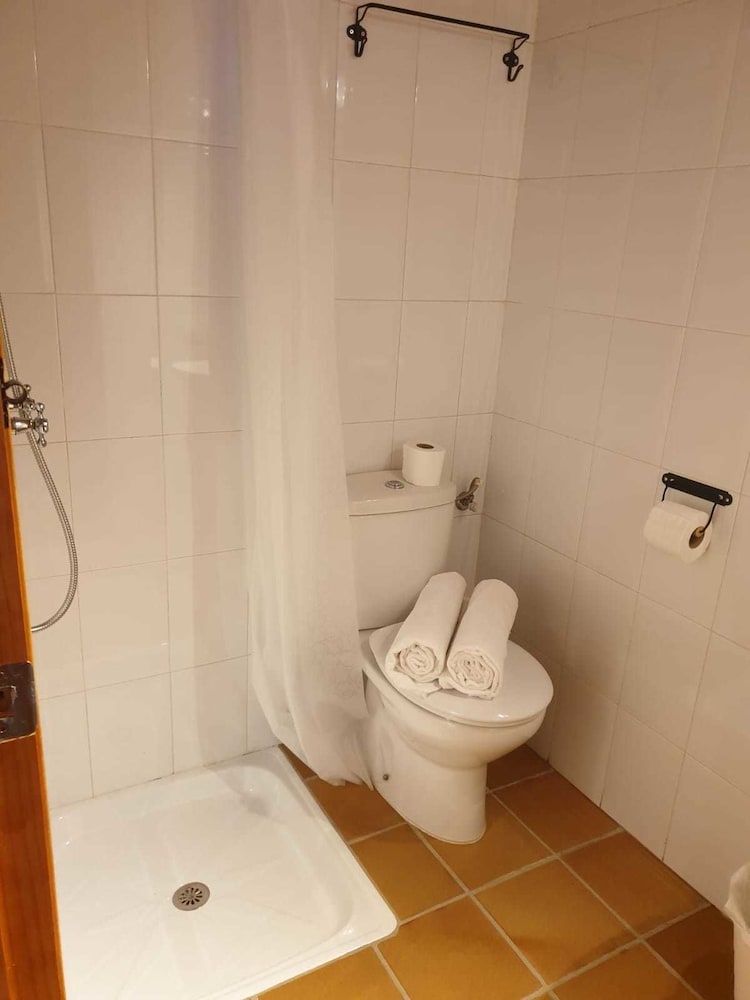 Double Room - Photo 5
