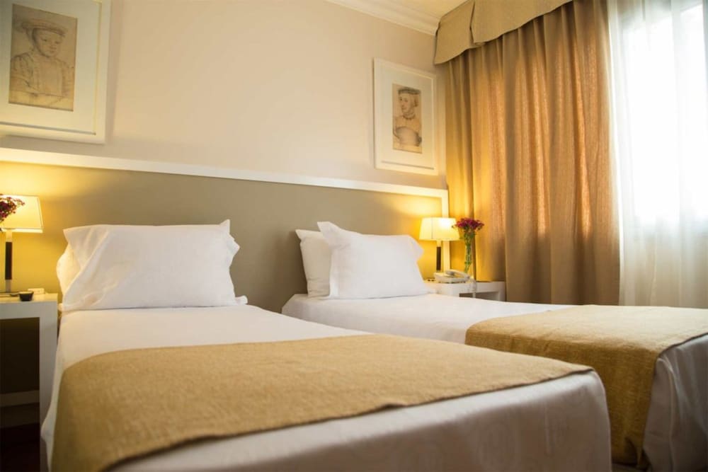 Classic Room, 2 Twin Beds photo 3