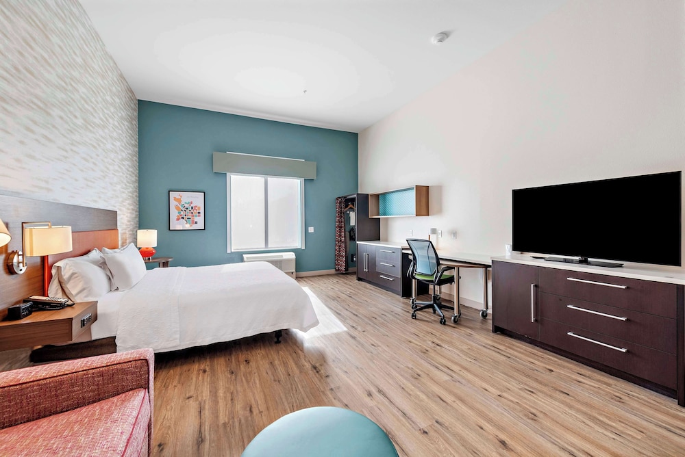 Studio Suite, 1 King Bed, Accessible, Bathtub - Photo 2