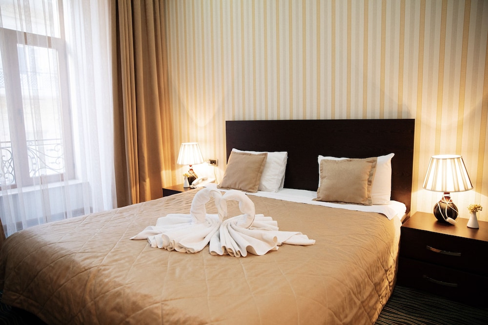 Executive Studio Suite, 1 King Bed, City View photo 1
