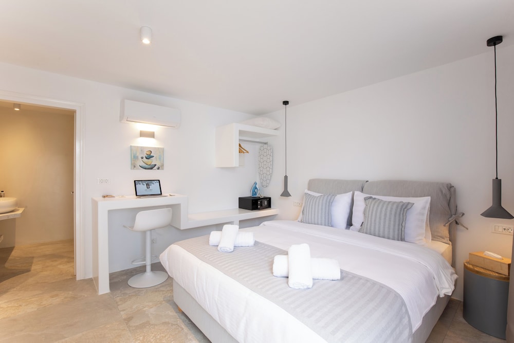 Classic Double Room, Balcony, Courtyard View