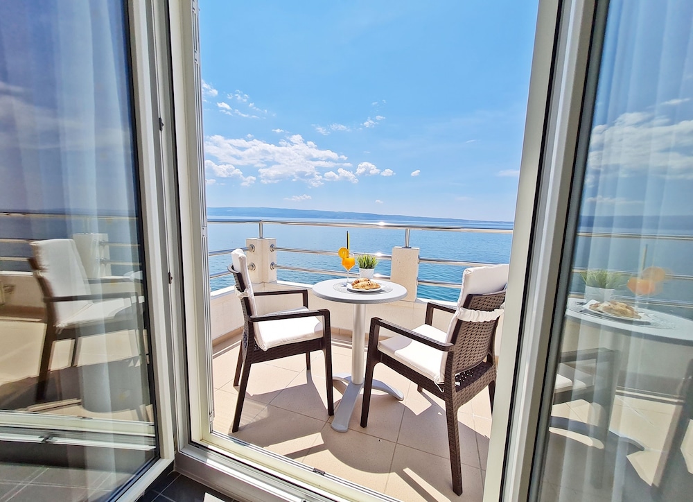 Standard Single Room, Balcony, Sea View photo 1