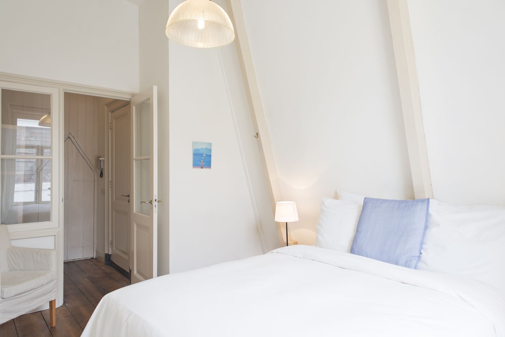Luxury Apartment, 2 Bedrooms, Canal View photo 2