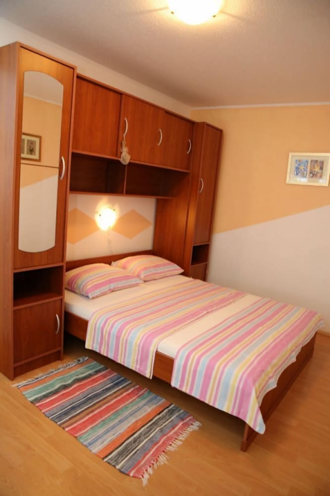 Apartment (Zdenka - cosy apartments for 2-3 pers)