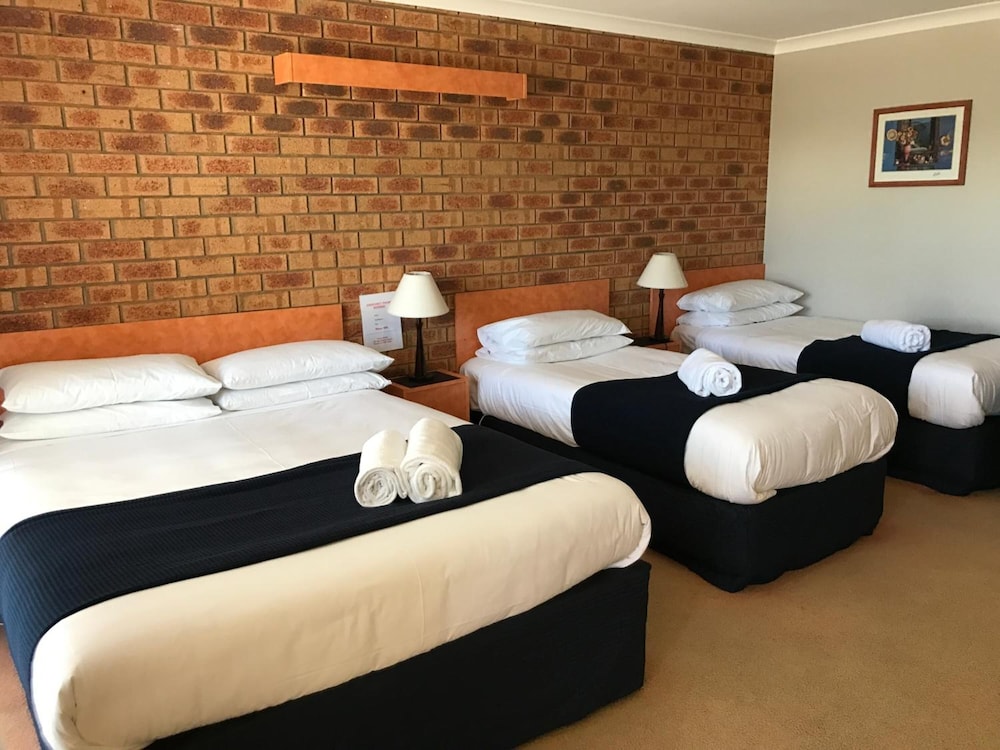 Deluxe Family Room