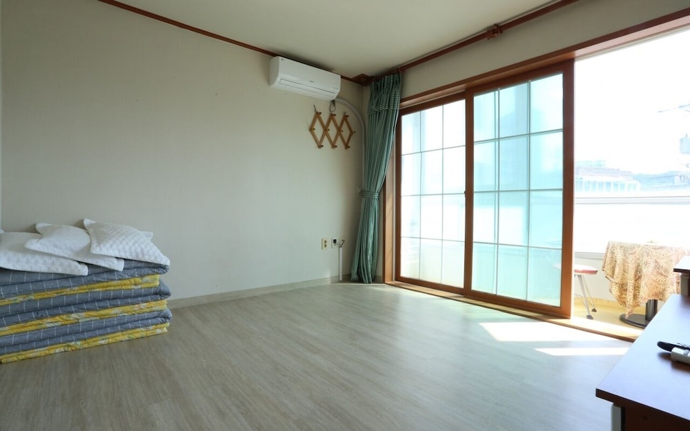 Traditional Room photo 1