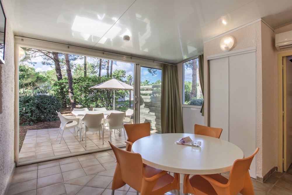 Classic Bungalow, 2 Bedrooms, Terrace photo 3