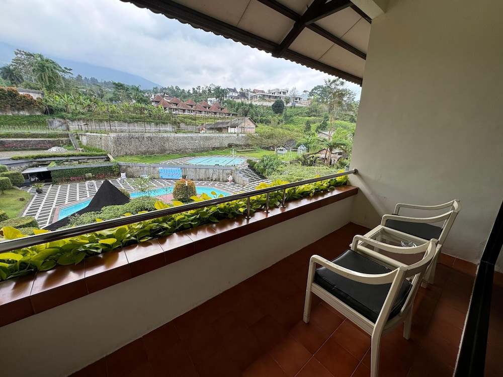 Deluxe Double or Twin Room, Balcony, Mountain View photo 3