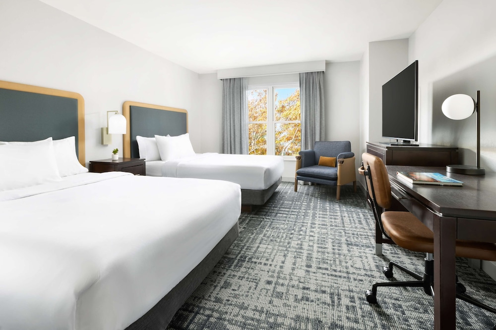 Room, 2 Queen Beds, Accessible, Bathtub (Mobility) - Photo 6