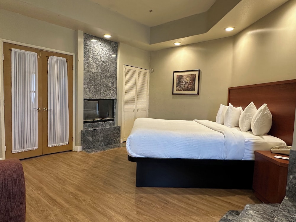Jacuzzi Suite - Photo 2