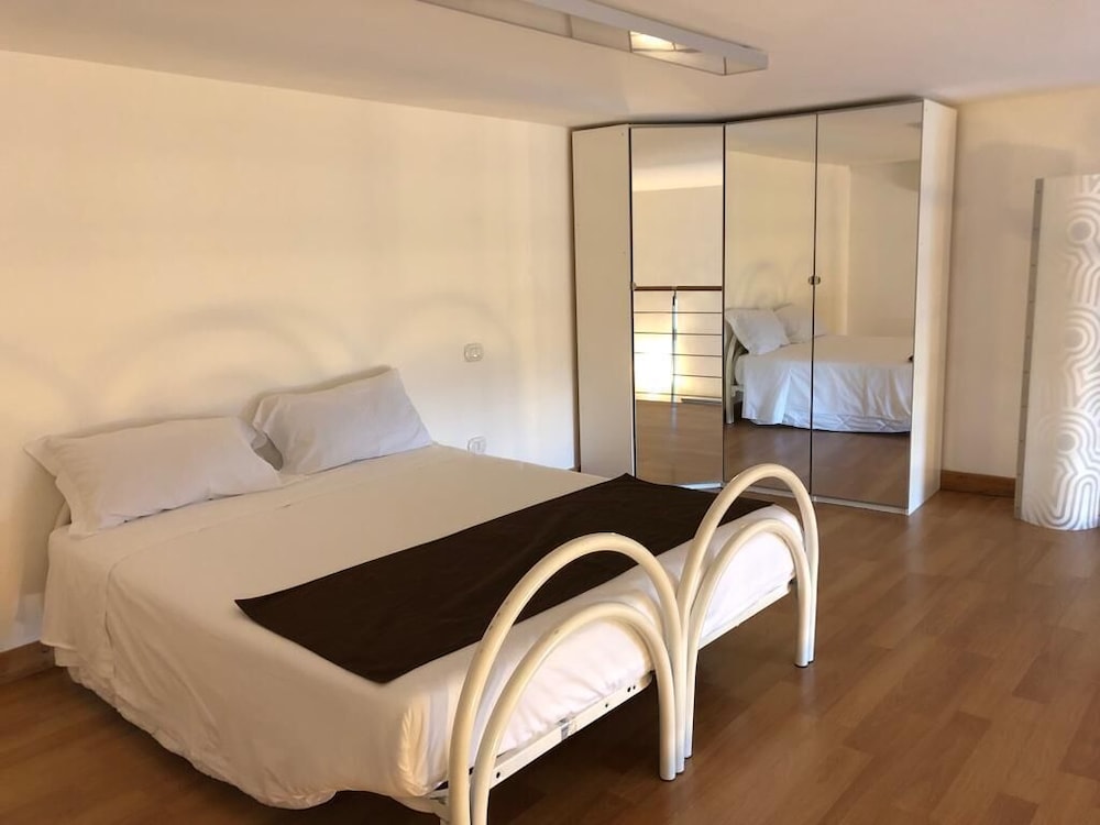 Deluxe Studio, 1 Double Bed with Sofa bed - Photo 1