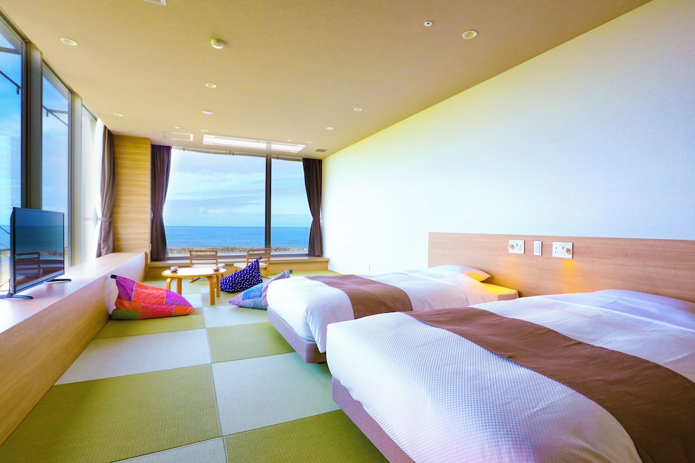 Superior Twin Room with Ocean View Terrace - Shower Only - Non-Smoking photo 1