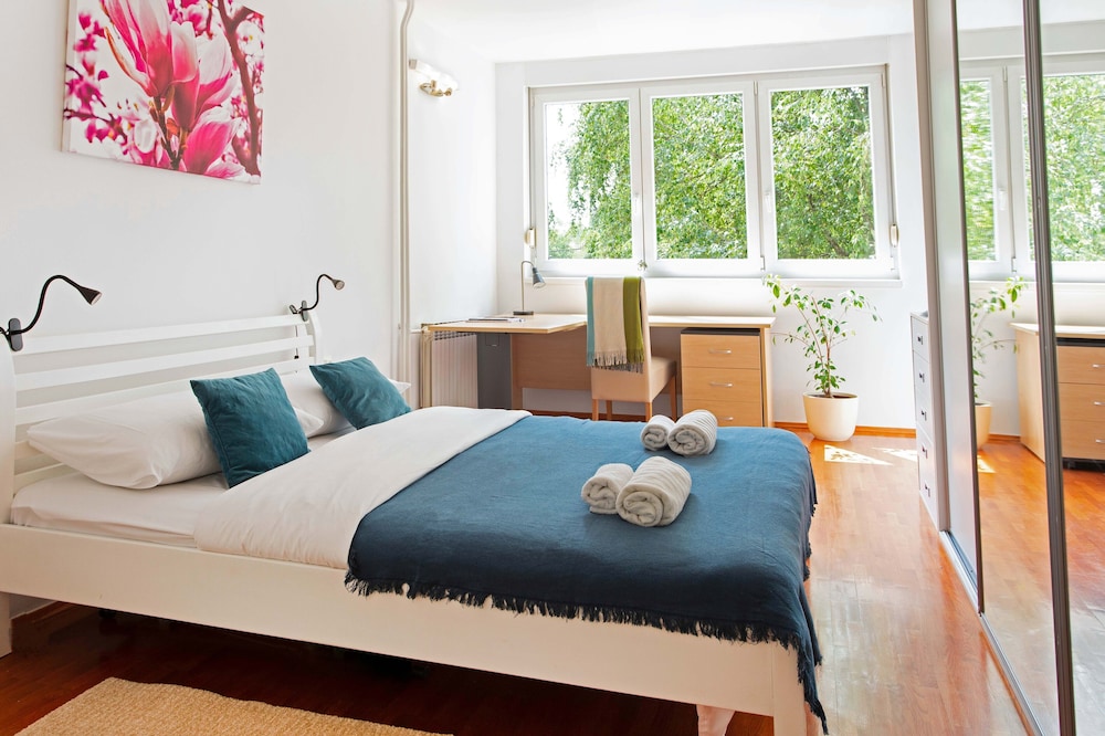 Apartment (2 Bedrooms)
