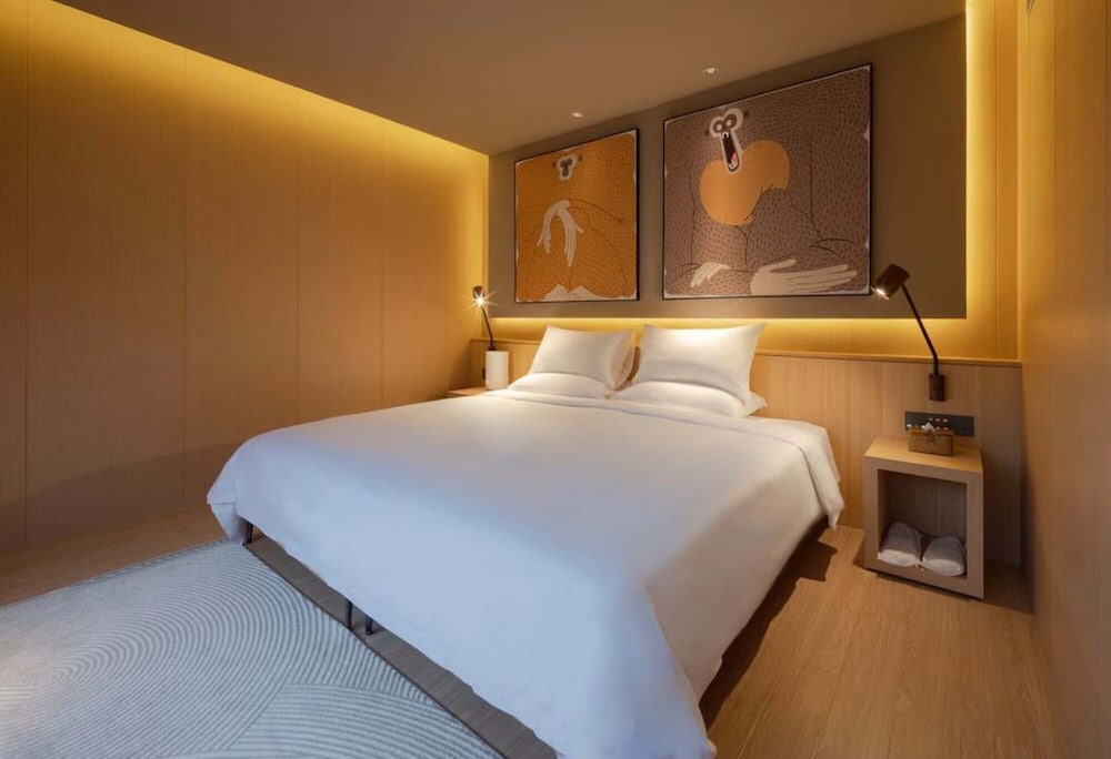 Panoramic Suite, Hill View