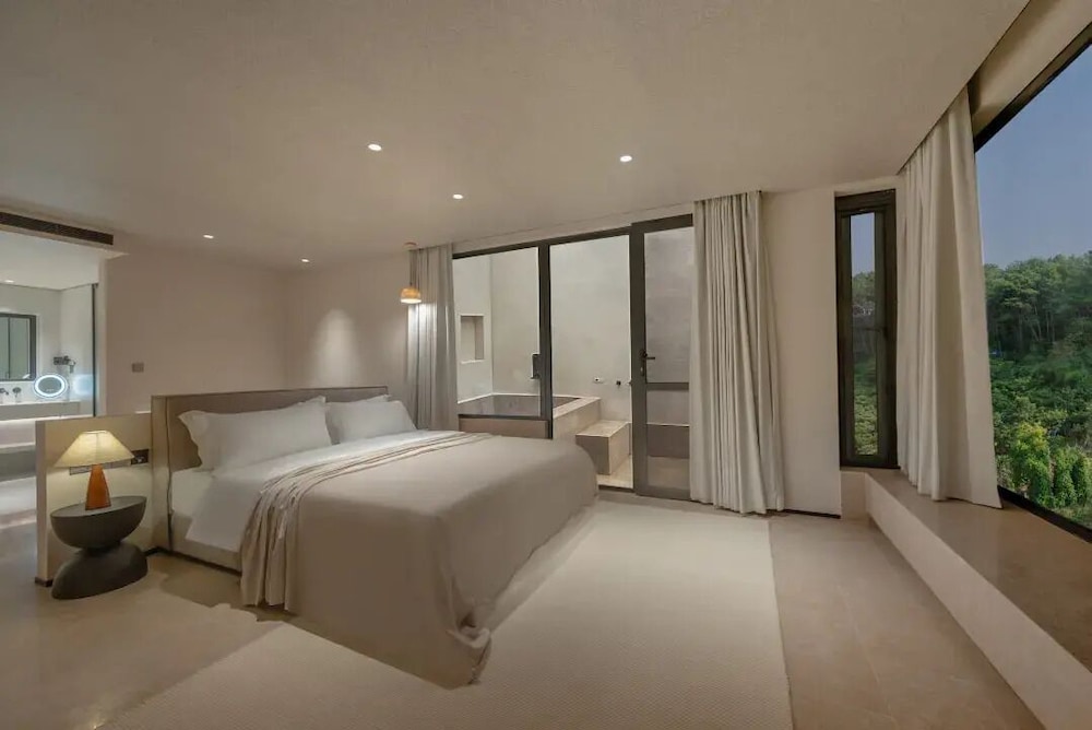 Standard Studio Suite, Courtyard View photo 1