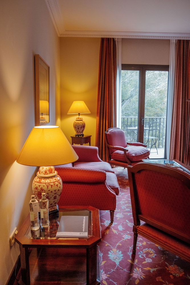 Classic Suite, Balcony - Photo 3