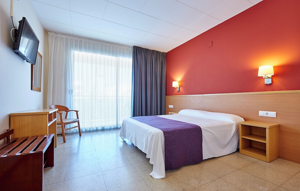 Economy Double Room Single Use, Balcony, Partial Ocean View
