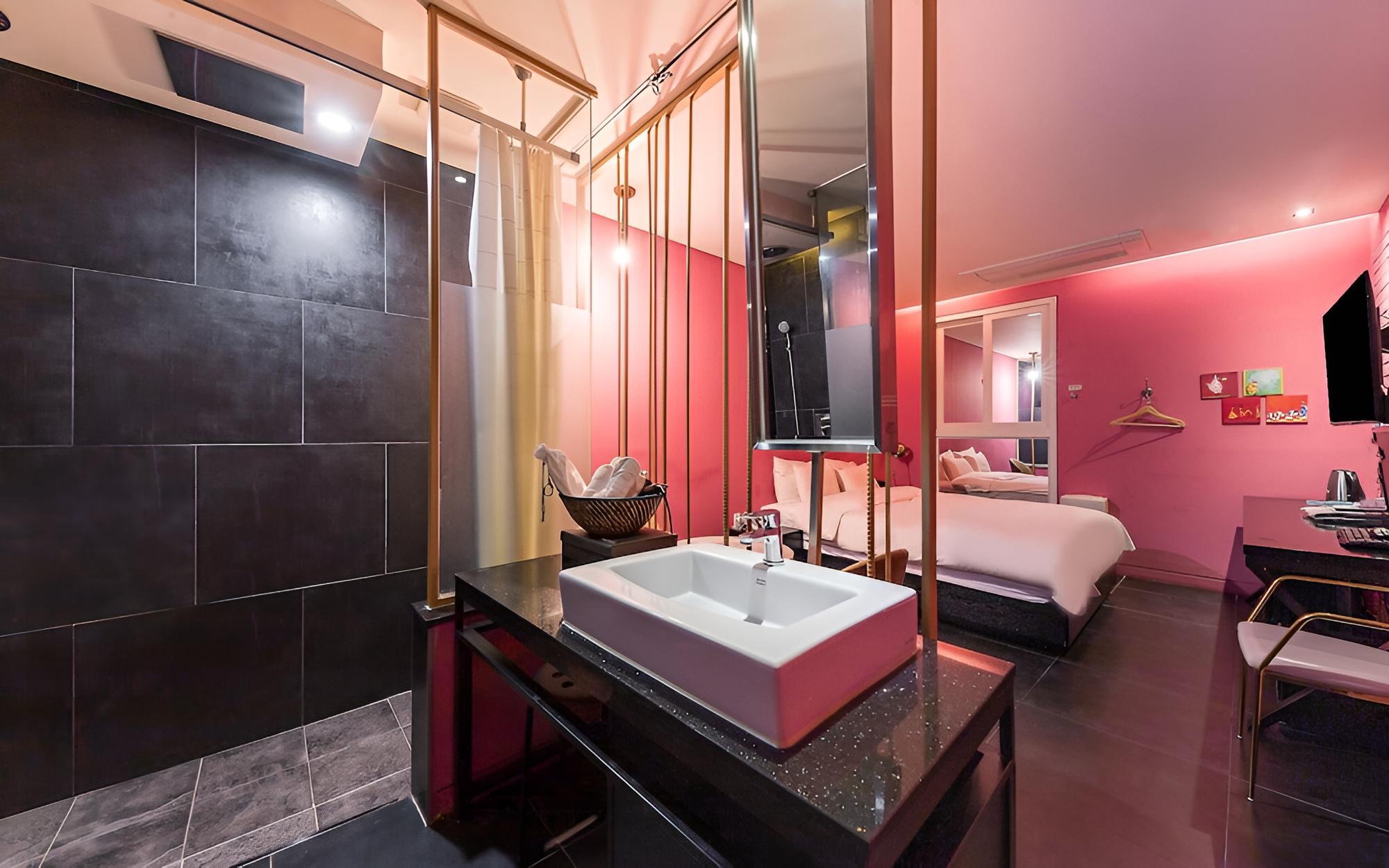 Room (Standard Type A (*Netflix personal ac)