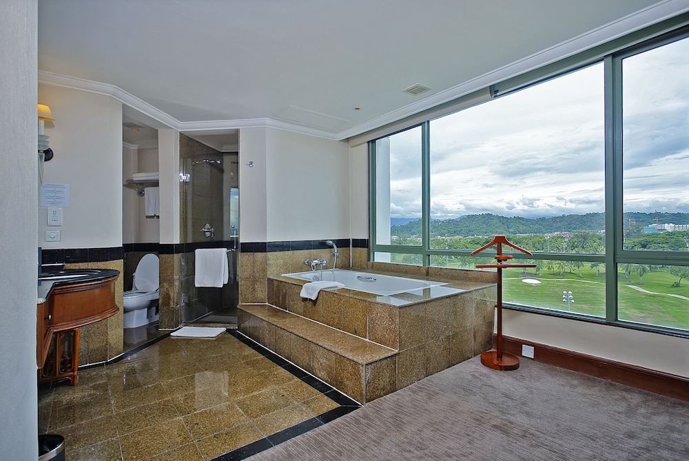 Pacific Junior Suite