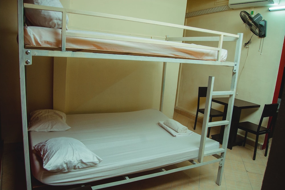 Family Twin Room, 2 Double Beds, Non Smoking, City View photo 2