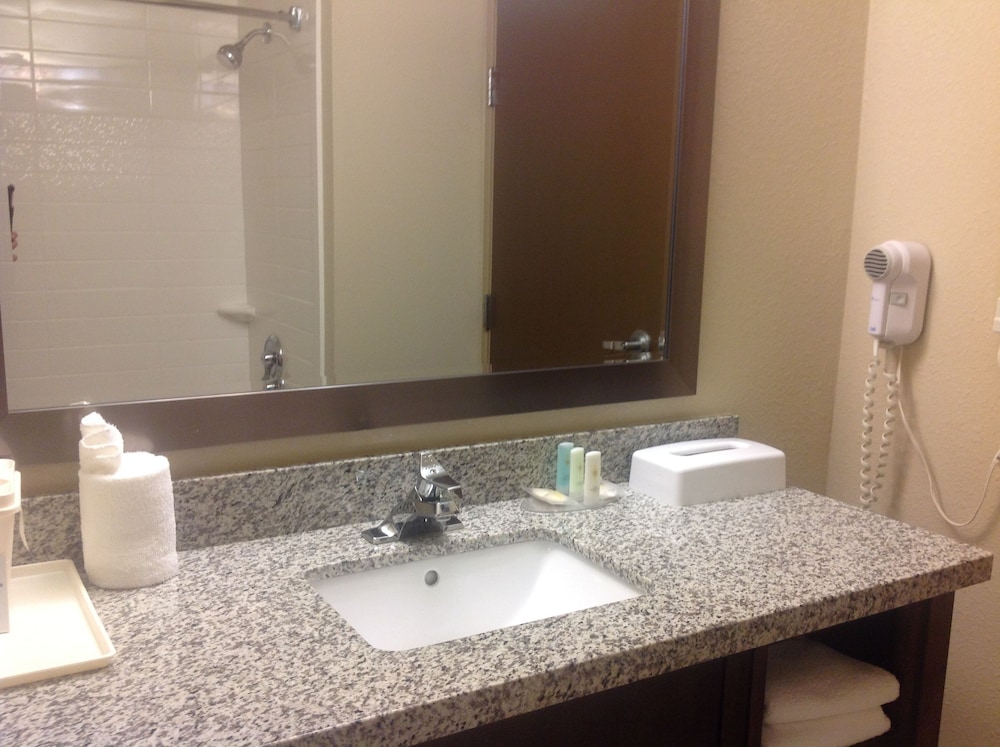 Standard Room, Non Smoking - Photo 5