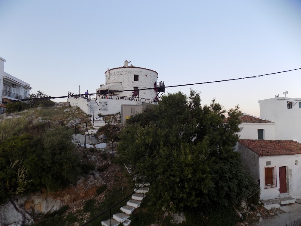 Classic Double Room, 1 Bedroom, Hill View photo 3