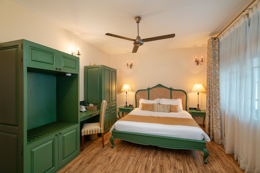 Superior Room, 1 King Bed, Garden View photo 2