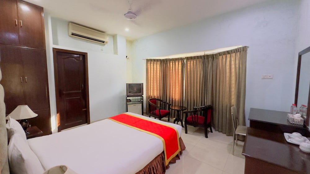Business Suite, City View photo 3