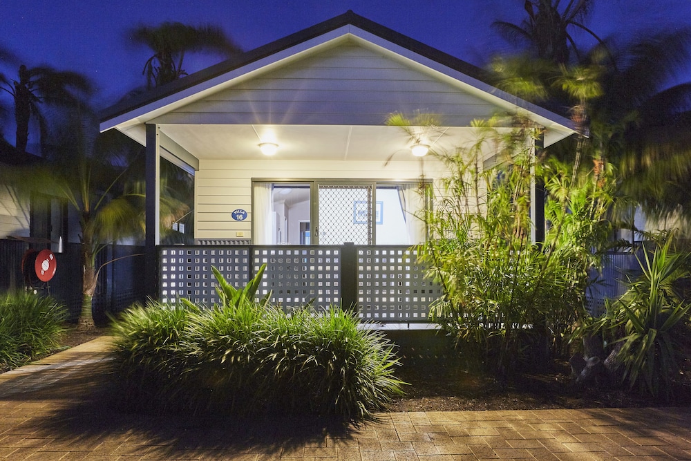 Spa Villa - Sleeps 6 photo 1
