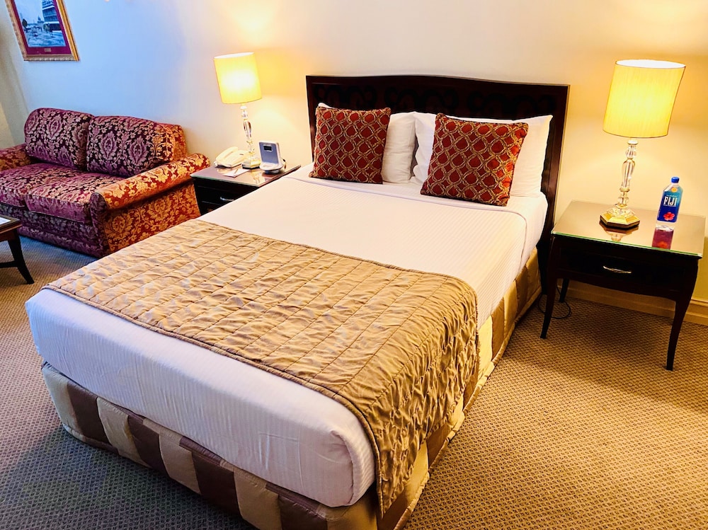 Deluxe Room - Photo 7