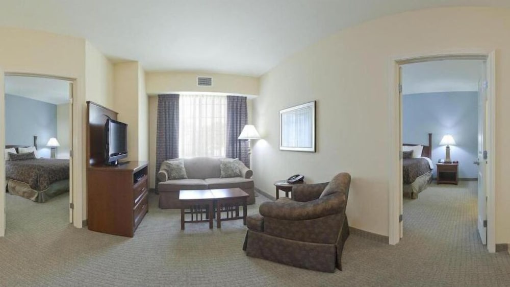 Suite, 2 Bedrooms, Accessible Bathtub, Kitchen (Mobility) - Photo 4