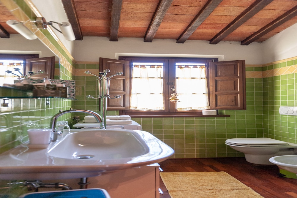 Family Apartment, 2 Bedrooms, 2 Bathrooms (Cypress Apt In Farmhouse With Pool) photo 3