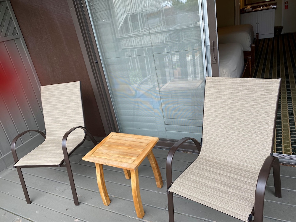 Double Room, 2 Queen Beds, Balcony photo 2