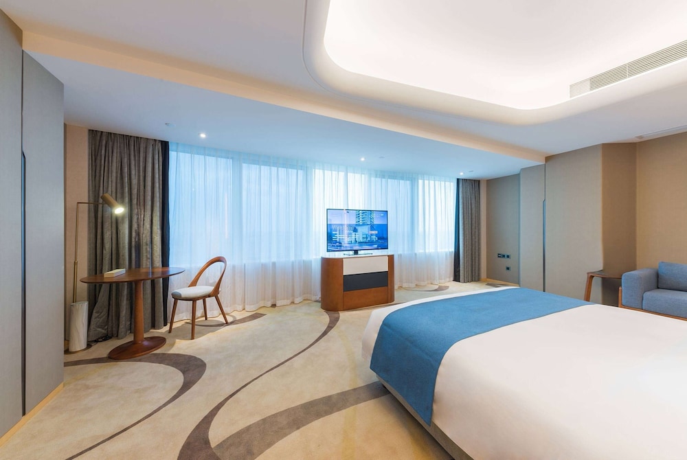 Deluxe Room, 1 King Bed, Non Smoking (Executive)