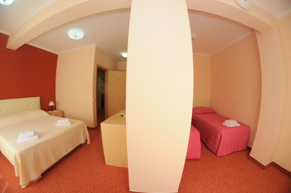 Standard Quadruple Room, 2 Bedrooms, Accessible, City View photo 1