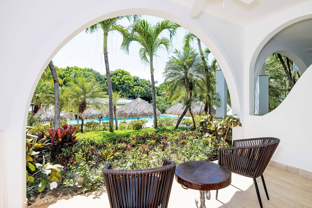 Tropicana Pool View Full Beds - Photo 6