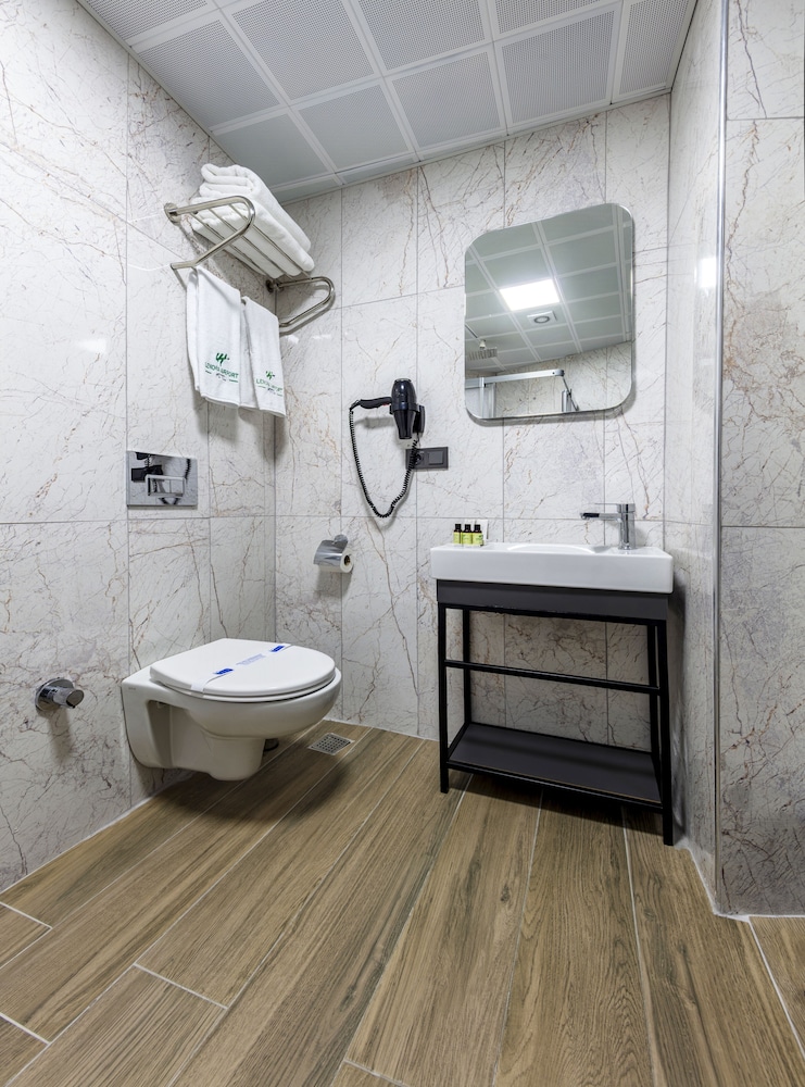 Deluxe Quadruple Room - Photo 2