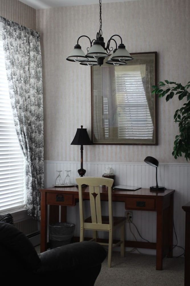 Elite Quadruple Room, Ensuite (Ironwood 3A-3B) photo 3