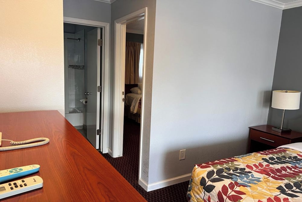 Family Room, 2 Bedrooms, Non Smoking photo 2