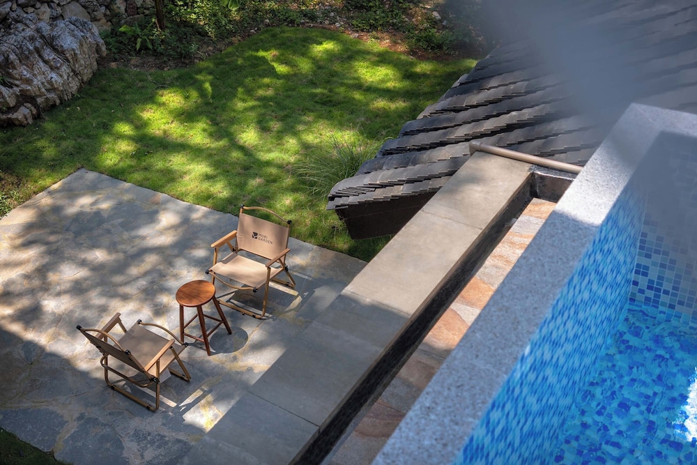 Senior Double Room, Hill View