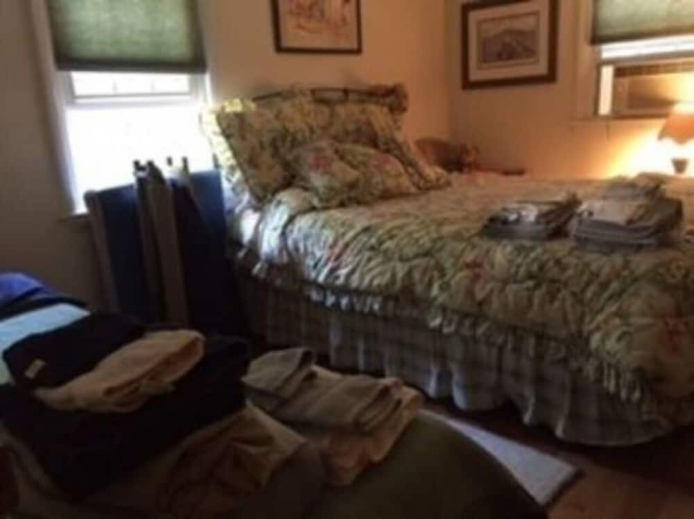 Triple Room, Ensuite (Equine Room) photo 3
