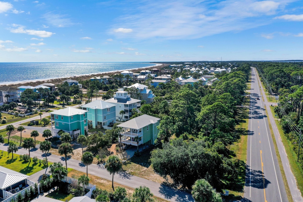 House, Multiple Beds (Cape Palms) photo 3