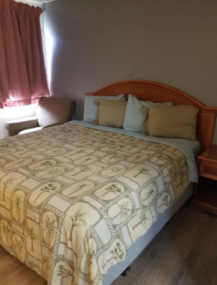 Single Room, 1 Queen Bed, Non Smoking photo 1
