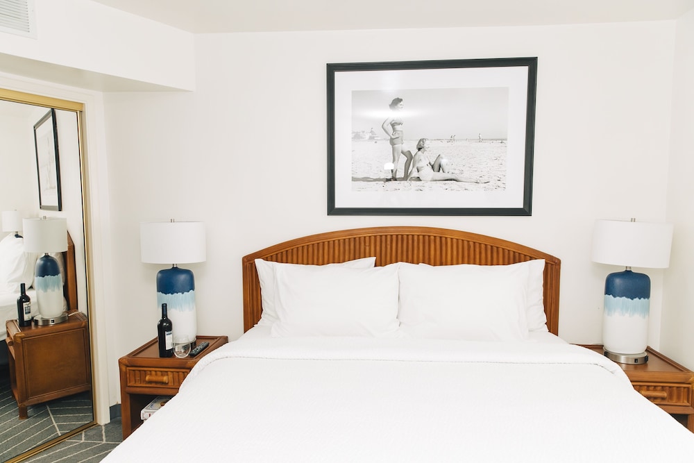 Suite, 1 King Bed photo 1