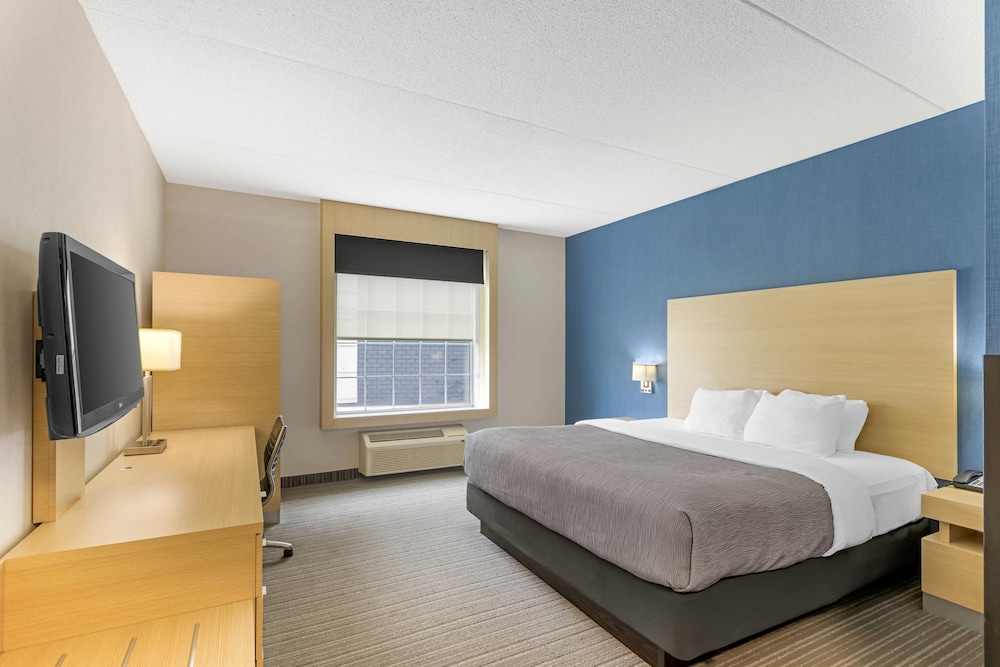 1 King Bed, Accessible, Ground Floor, Non Smoking - Photo 1