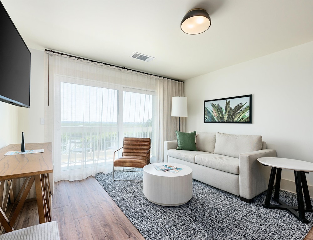 Standard Suite, 1 Bedroom - Photo 10