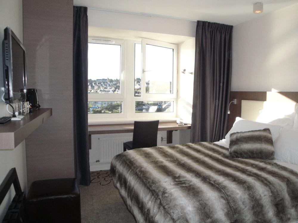 Superior Room, Harbor View - Photo 4