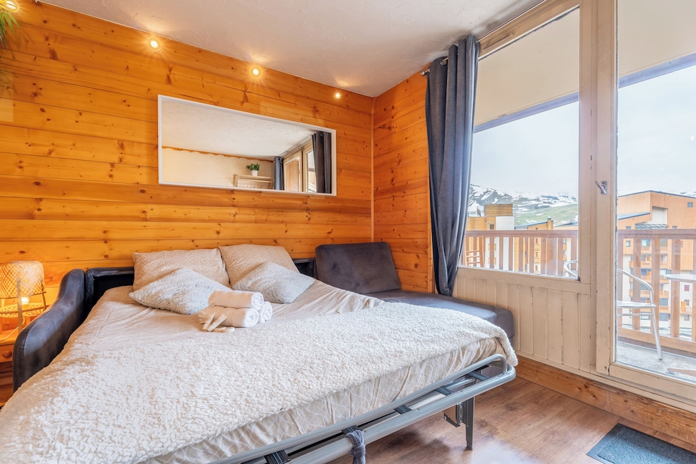 Luxury Apartment, Mountain View