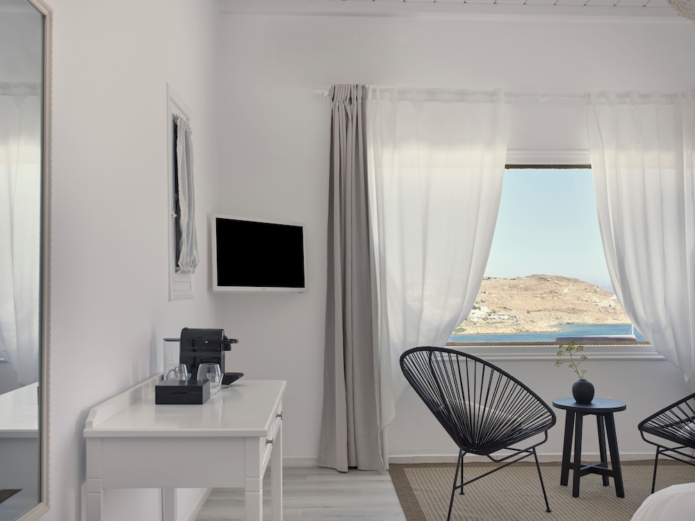Superior Room, Sea View - Photo 10