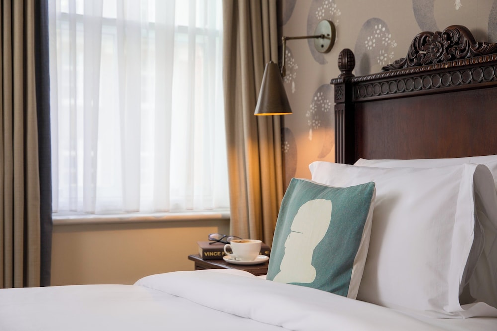 Bloomsbury Bedroom photo 1